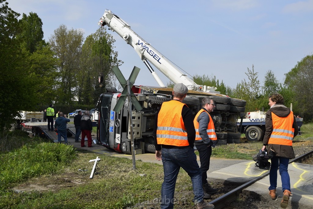 Schwerer VU LKW Zug Bergheim Kenten Koelnerstr P414.JPG - Miklos Laubert